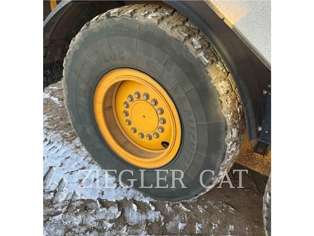 Image of John Deere 772G equipment image 1