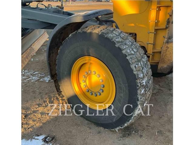 Image of John Deere 772G equipment image 1