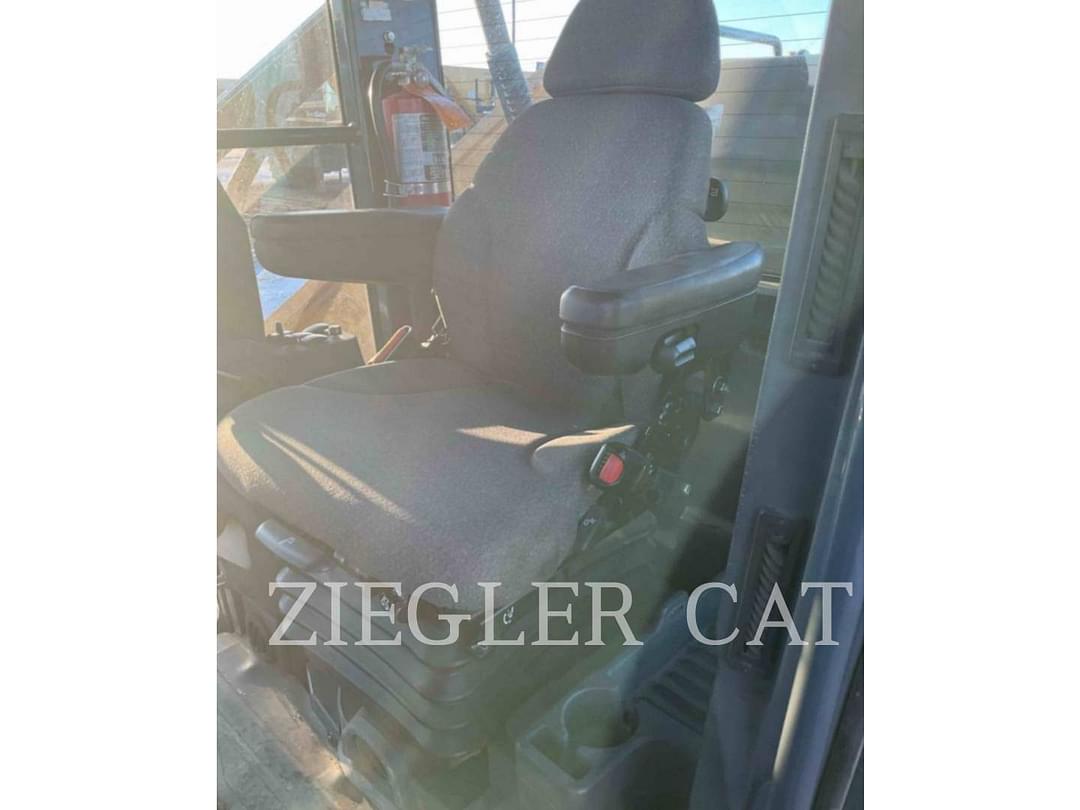 Image of John Deere 772G Primary image
