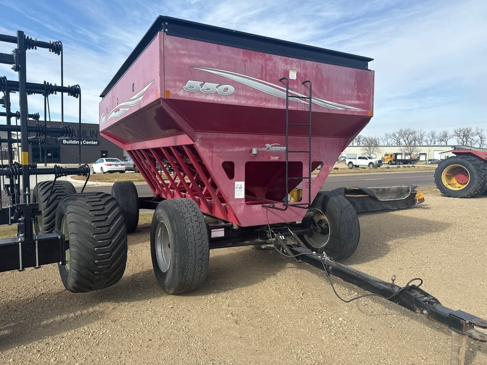 2017 Demco 550 Equipment Image0