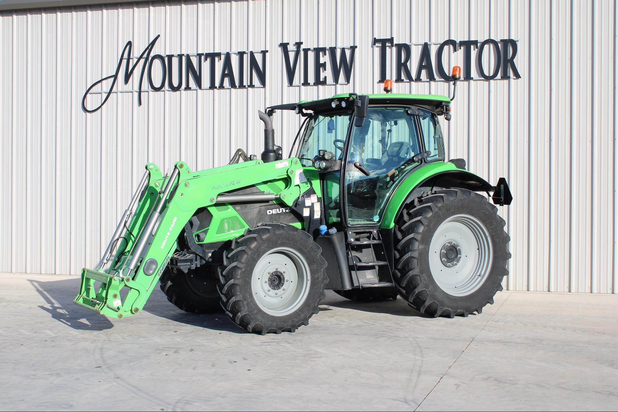 2017 Deutz-Fahr 6130 TTV Equipment Image0