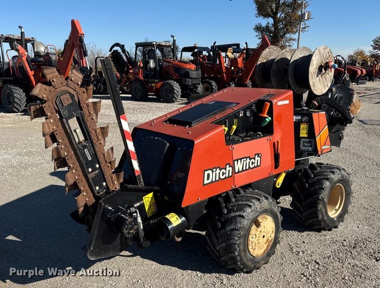 2017 Ditch Witch 410SX Equipment Image0