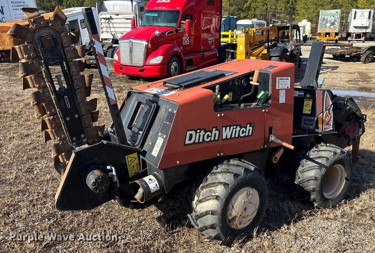 2017 Ditch Witch 410SX Equipment Image0