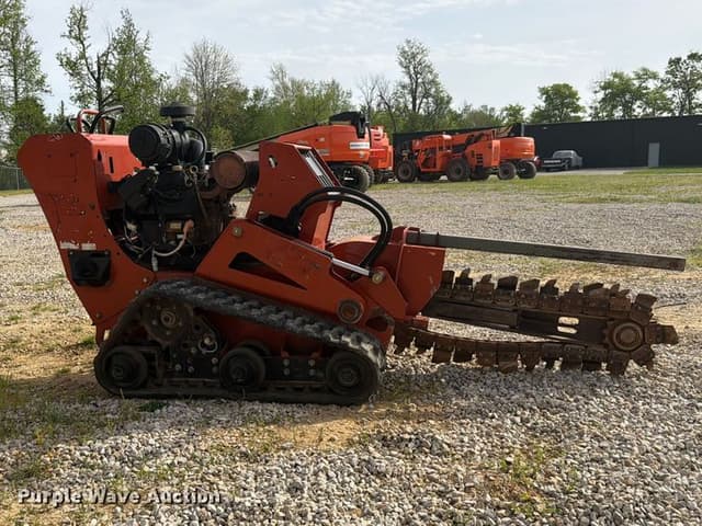 Image of Ditch Witch C24X equipment image 4
