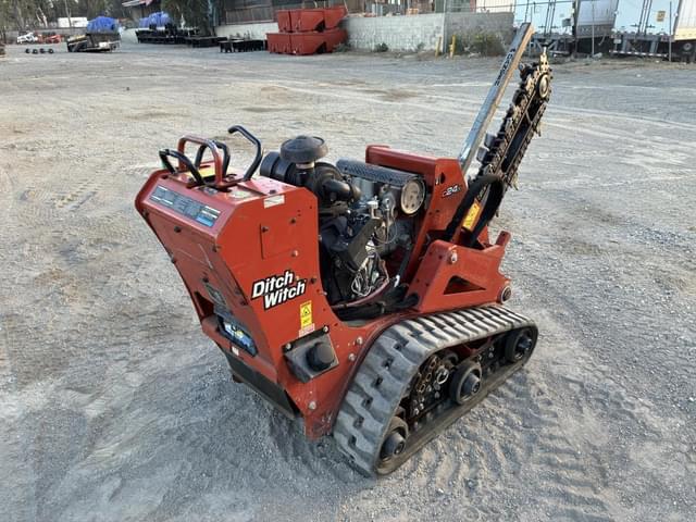 Image of Ditch Witch C24X equipment image 2