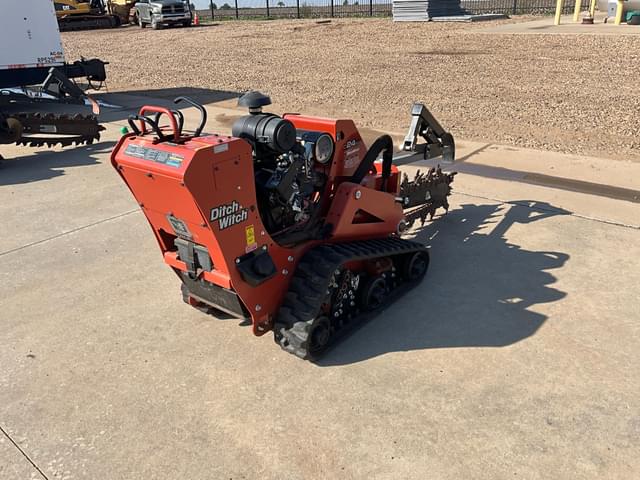 Image of Ditch Witch C24X equipment image 4