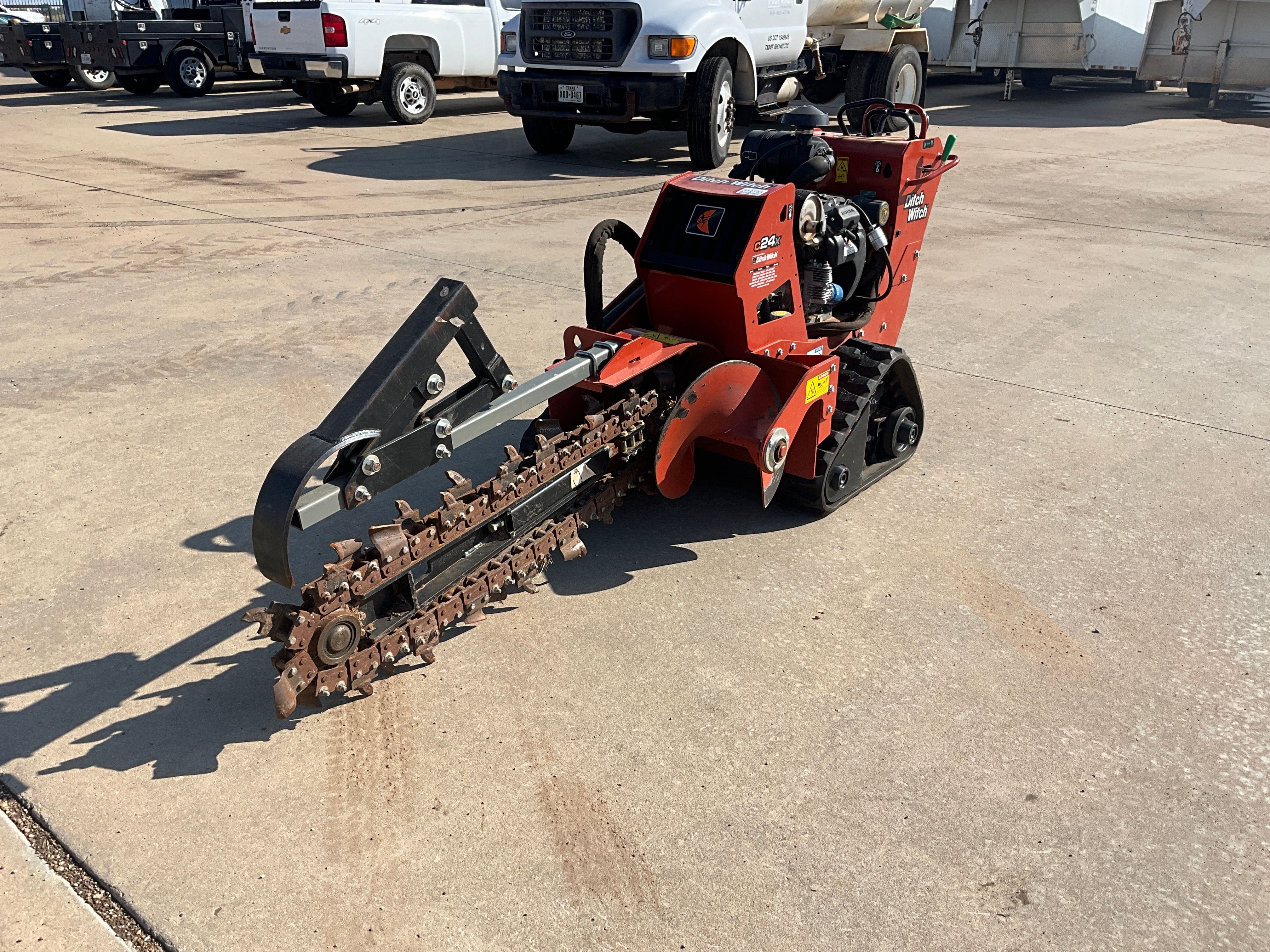 2017 Ditch Witch C24X Equipment Image0