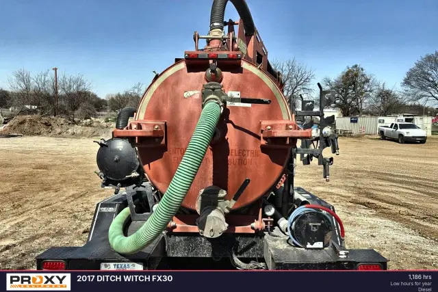 Image of Ditch Witch FX30 equipment image 3