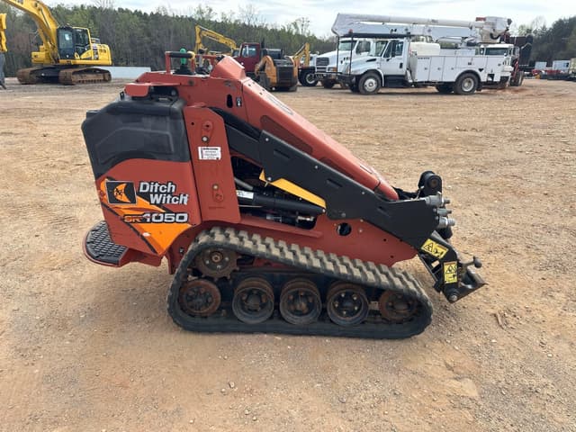 Image of Ditch Witch SK1050 equipment image 3