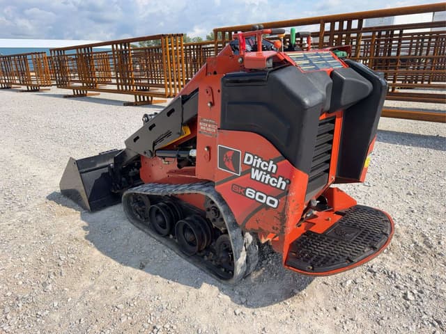 Image of Ditch Witch SK600 equipment image 3