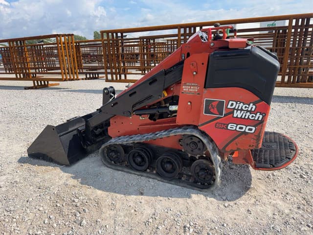 Image of Ditch Witch SK600 equipment image 2