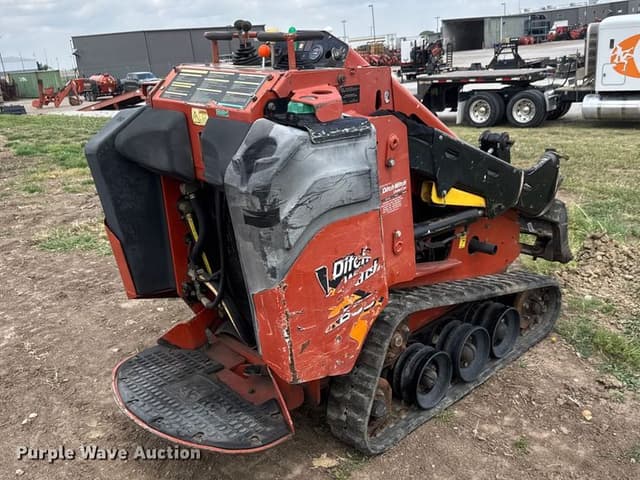Image of Ditch Witch SK800 equipment image 4