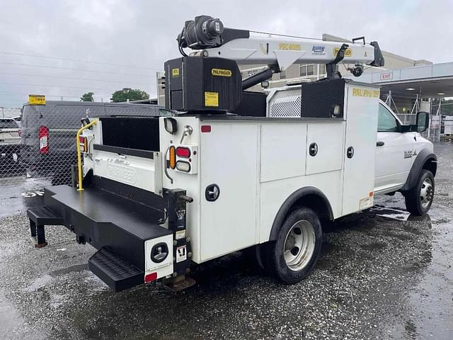 Image of Dodge Ram 5500 equipment image 2