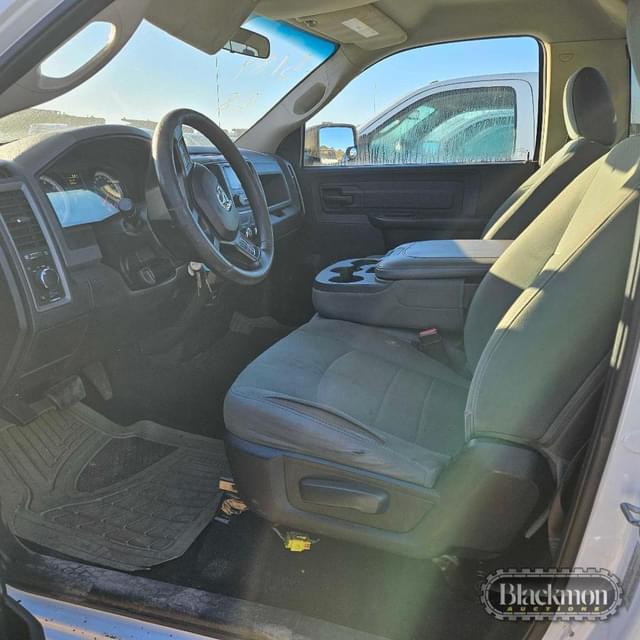 Image of Dodge Ram 1500 equipment image 2