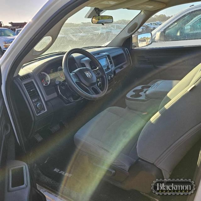 Image of Dodge Ram 1500 equipment image 4