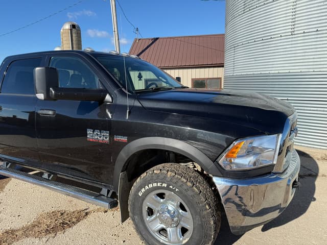 Image of Dodge Ram 2500 equipment image 2