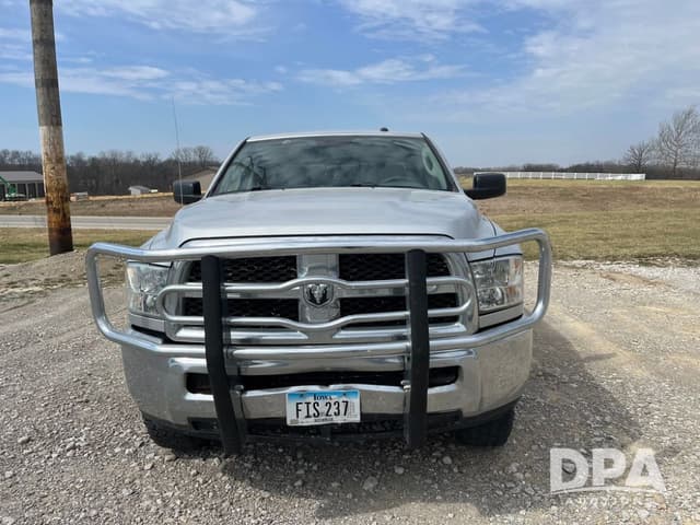 Image of Dodge Ram 2500 equipment image 2