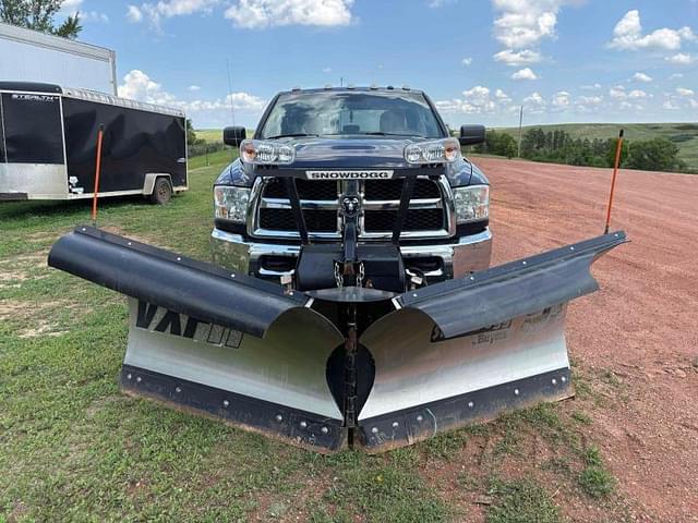 Image of Dodge Ram 2500 equipment image 2
