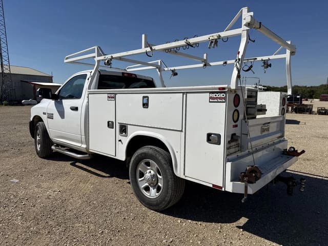 Image of Dodge Ram 2500 equipment image 2