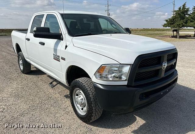 Image of Dodge Ram 2500HD equipment image 2