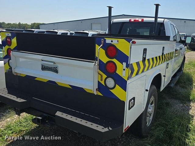 Image of Dodge Ram 2500HD equipment image 4