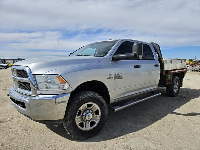 Image of Dodge Ram 3500 equipment image 2