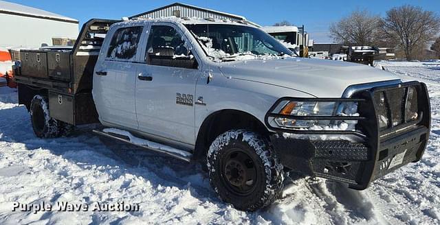 Image of Dodge Ram 3500 equipment image 2