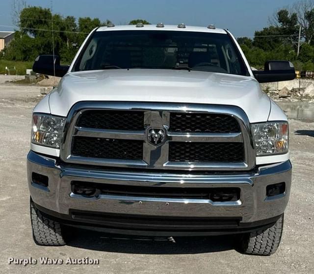 Image of Dodge Ram 3500 equipment image 1