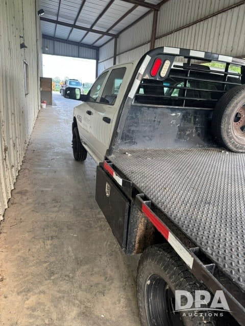 Image of Dodge Ram 3500 equipment image 3