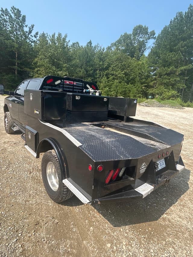Image of Dodge Ram 3500 equipment image 3