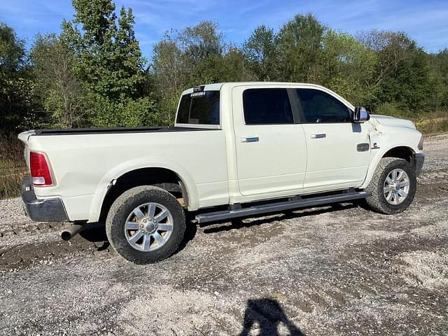 Image of Dodge Ram 3500 equipment image 2