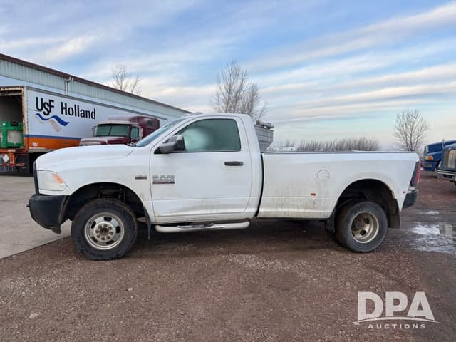 Image of Dodge Ram 3500 equipment image 2