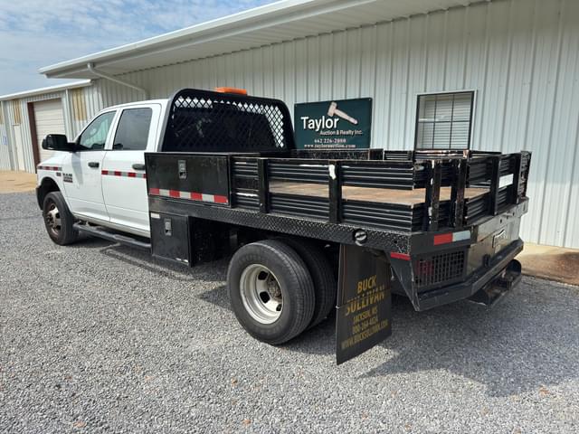 Image of Dodge Ram 3500 equipment image 2