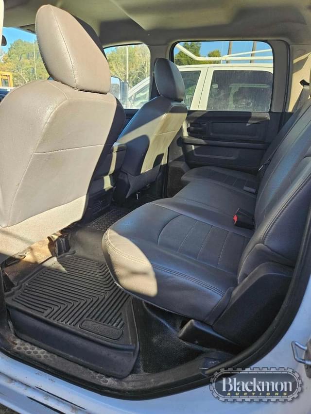 Image of Dodge Ram 3500 equipment image 3