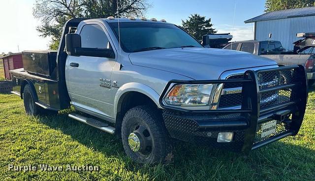 Image of Dodge Ram 3500HD equipment image 2