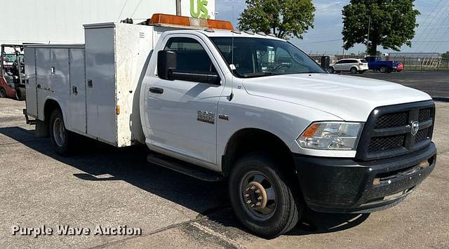 Image of Dodge Ram 3500HD equipment image 2