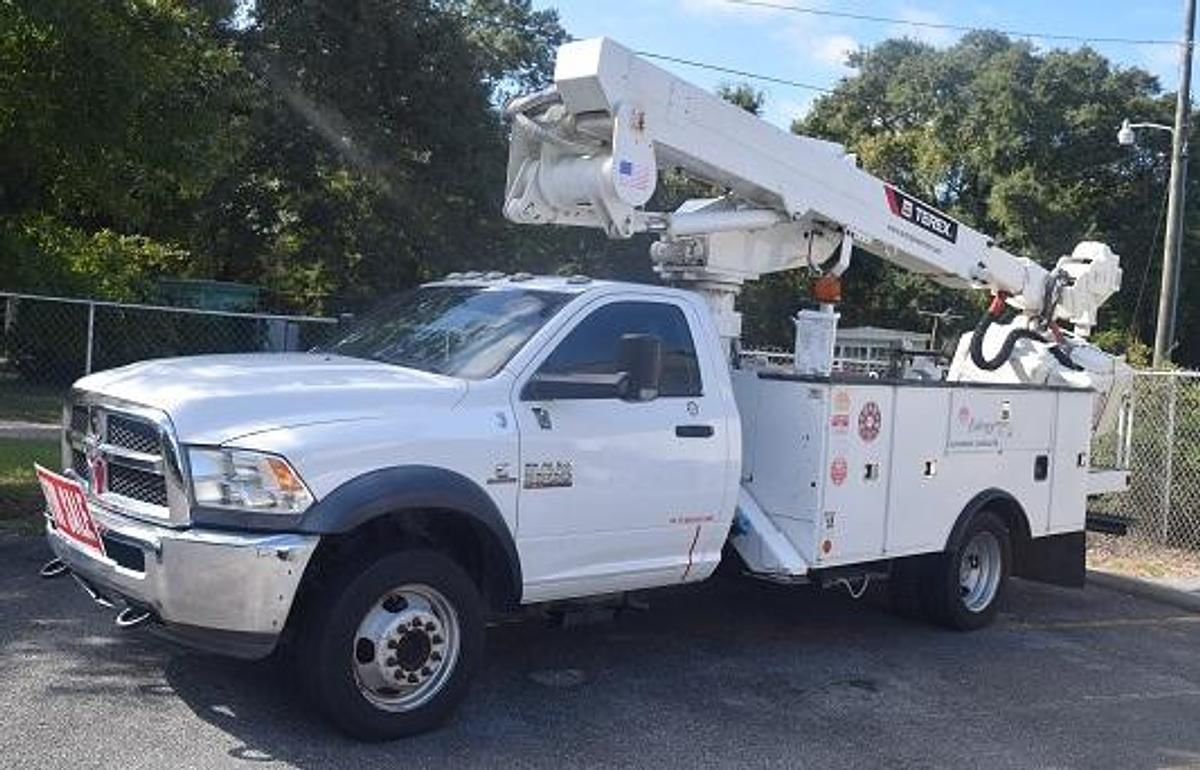 2017 Dodge Ram 5500 Equipment Image0