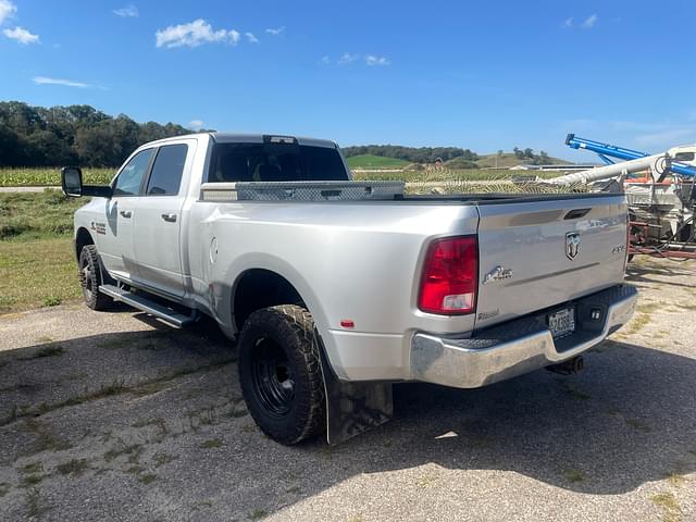 Image of Dodge Ram 3500 equipment image 3