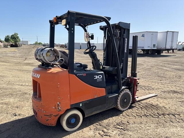 Image of  Doosan GC30E-5 equipment image 2