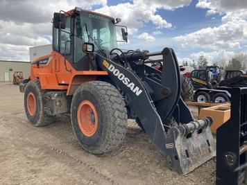 Main image Doosan DL220-5