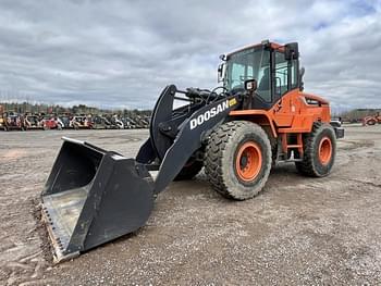 2017  Doosan DL220-5 Equipment Image0