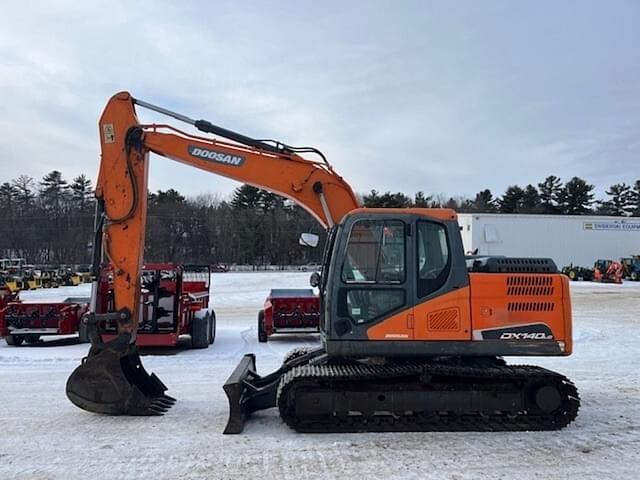 Image of  Doosan DX140LC-5 equipment image 4