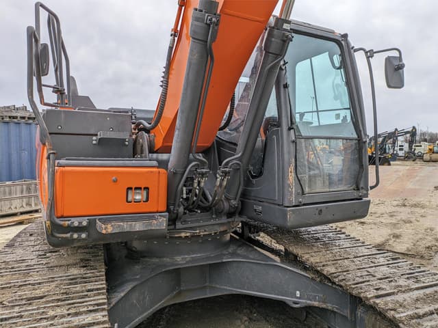 Image of  Doosan DX225LC-5 equipment image 3