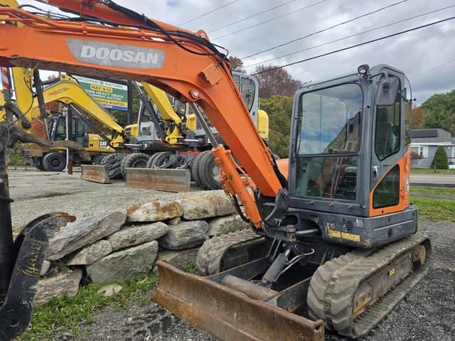Image of  Doosan DX63-3 equipment image 3