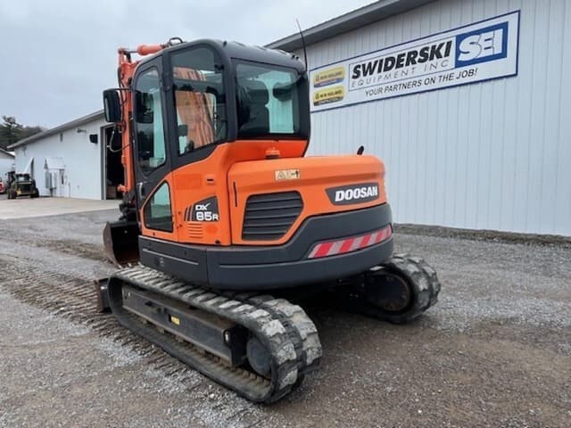 Image of Doosan DX85R-3 equipment image 2