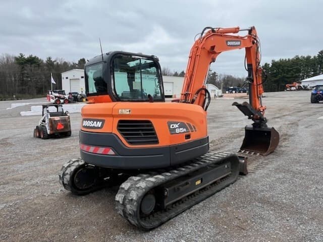 Image of Doosan DX85R-3 equipment image 4