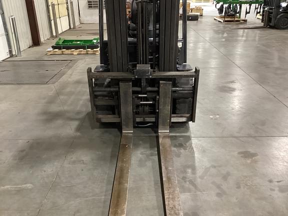 Image of  Doosan G33P-5 equipment image 2