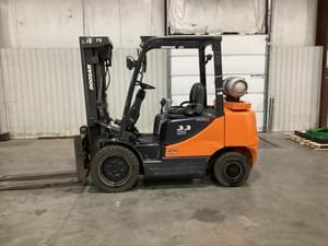 2017 Doosan G33P-5 Image
