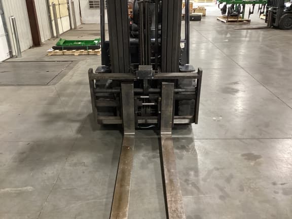 Image of Doosan G33P-5 equipment image 3