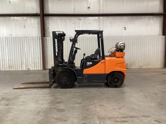 2017  Doosan G35S-5 Equipment Image0